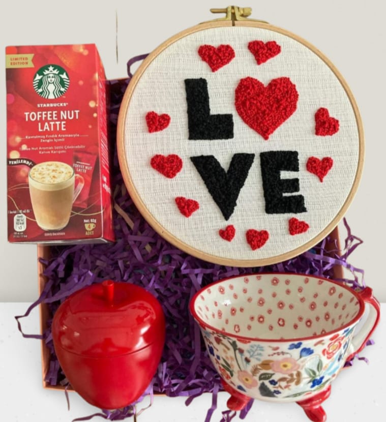 YASAK ELMA HEDİYE, HEDİYE SETİ, DOĞUM GÜNÜ HEDİYESİ, SEVGİLİYE ÖZEL HEDİYE, KİŞİYE ÖZEL HEDİYE, KADINA HEDİYE, ERKEĞE HEDİYE, ROMANTİK HEDİYE hediye kutusu