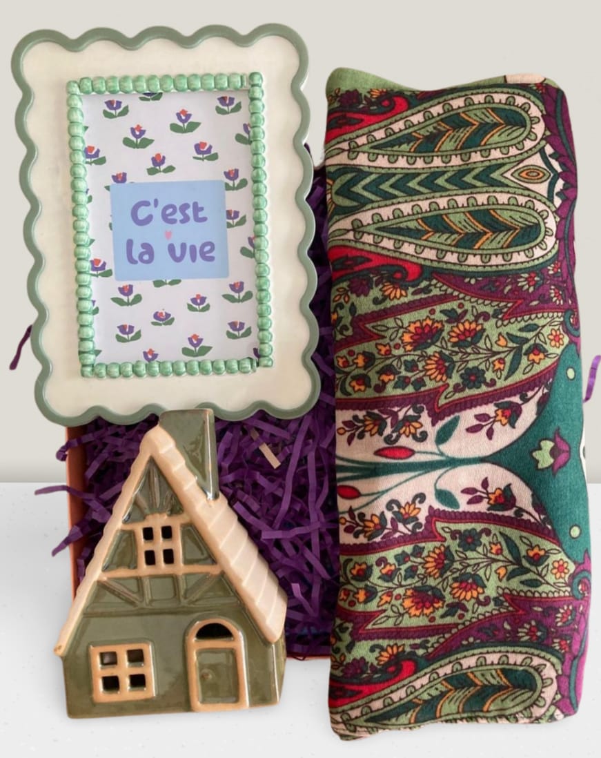 YEŞİL MASALI HEDİYE, HEDİYE SETİ, DOĞUM GÜNÜ HEDİYESİ, SEVGİLİYE ÖZEL HEDİYE, KİŞİYE ÖZEL HEDİYE, KADINA HEDİYE, ERKEĞE HEDİYE, ROMANTİK HEDİYE hediye kutusu