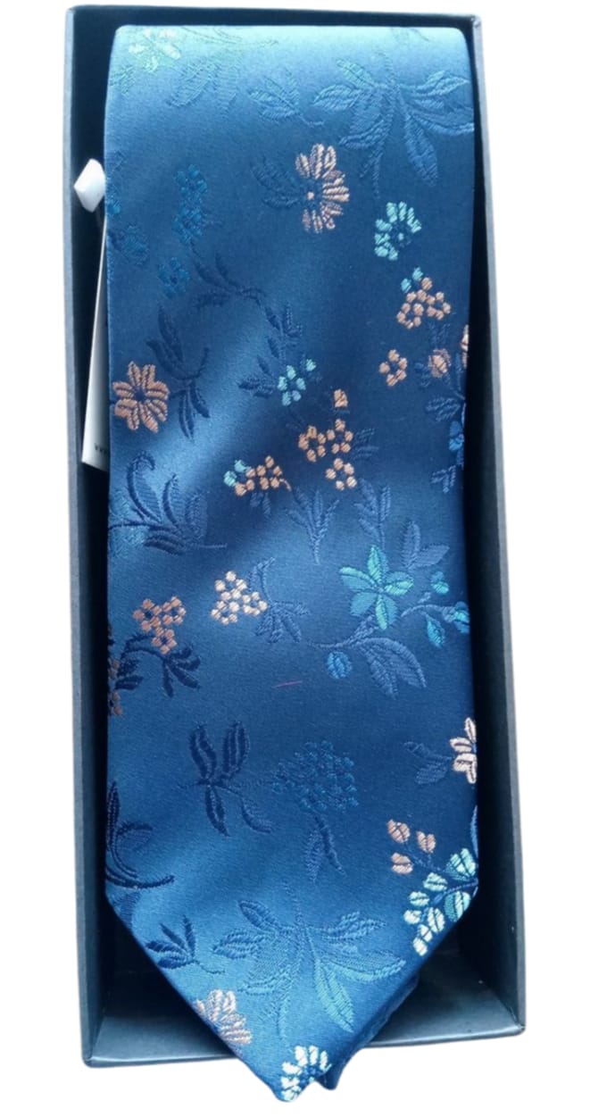 İKİ GENÇ BİR SOKAK HEDİYE, HEDİYE SETİ, DOĞUM GÜNÜ HEDİYESİ, SEVGİLİYE ÖZEL HEDİYE, KİŞİYE ÖZEL HEDİYE, KADINA HEDİYE, ERKEĞE HEDİYE, ROMANTİK HEDİYE